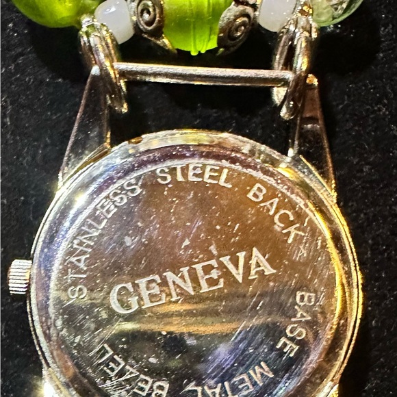 Green beaded watch from Geneva - Picture 3 of 8